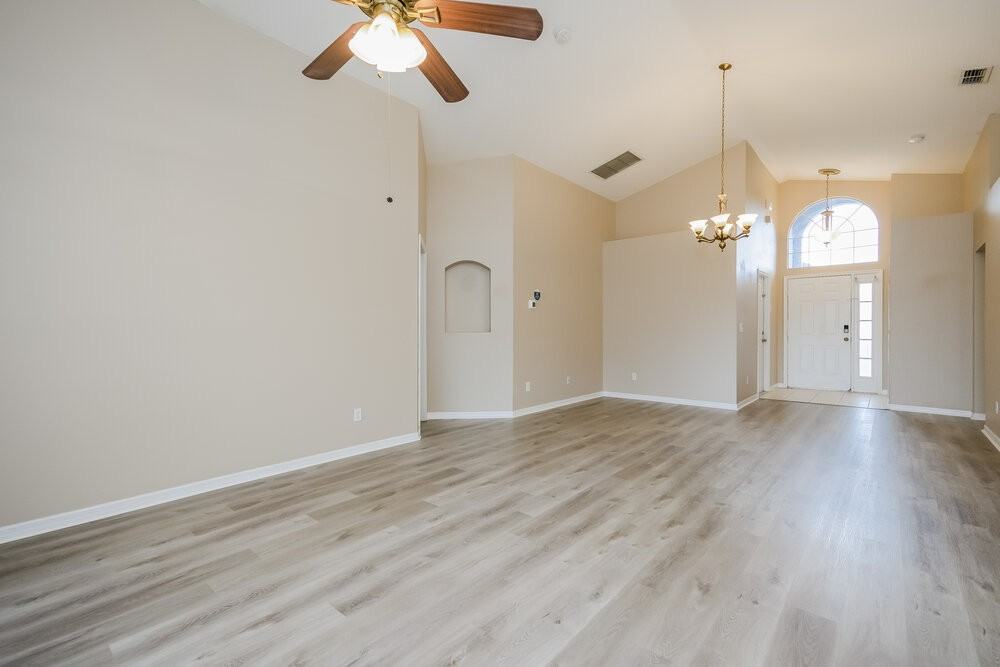 2155 Colonial Woods Blvd - Photo 5 of 16