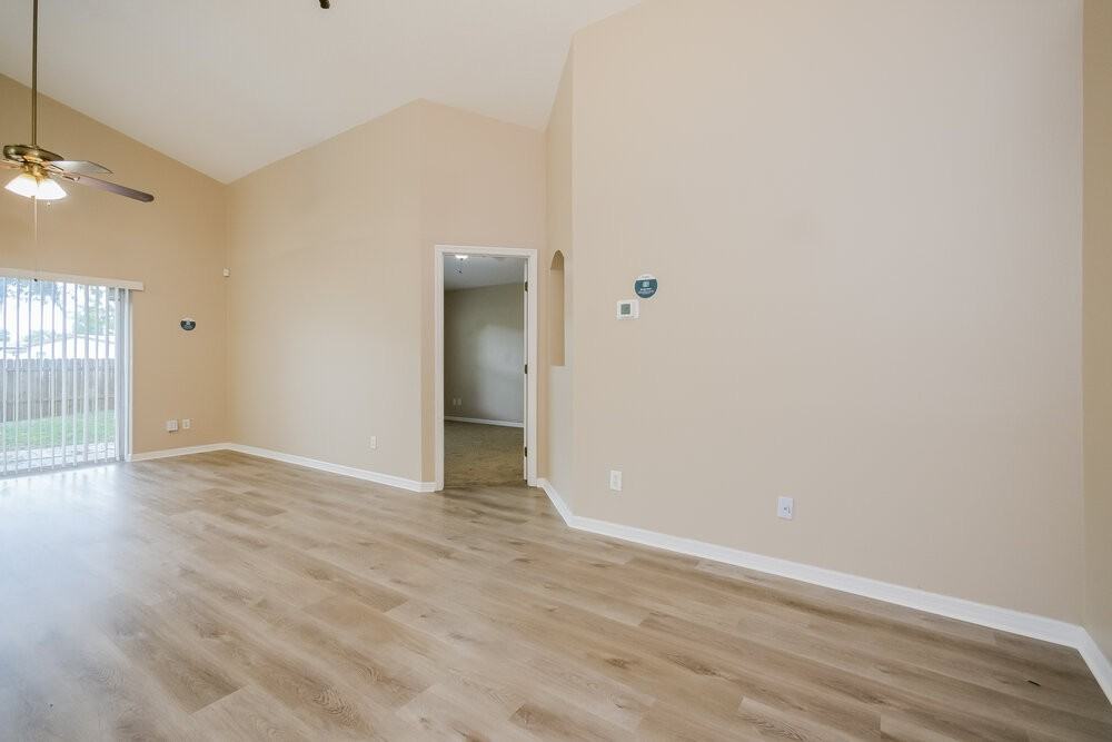 2155 Colonial Woods Blvd - Photo 6 of 16