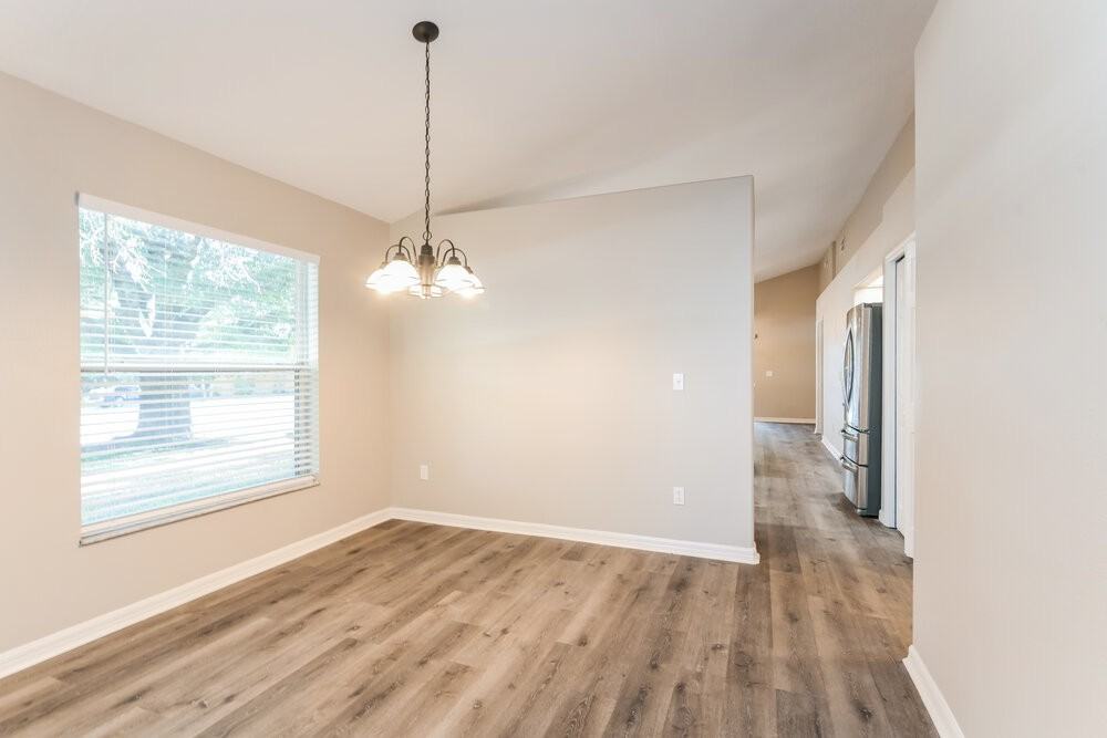 302 Laurel Cove Ct - Photo 6 of 16