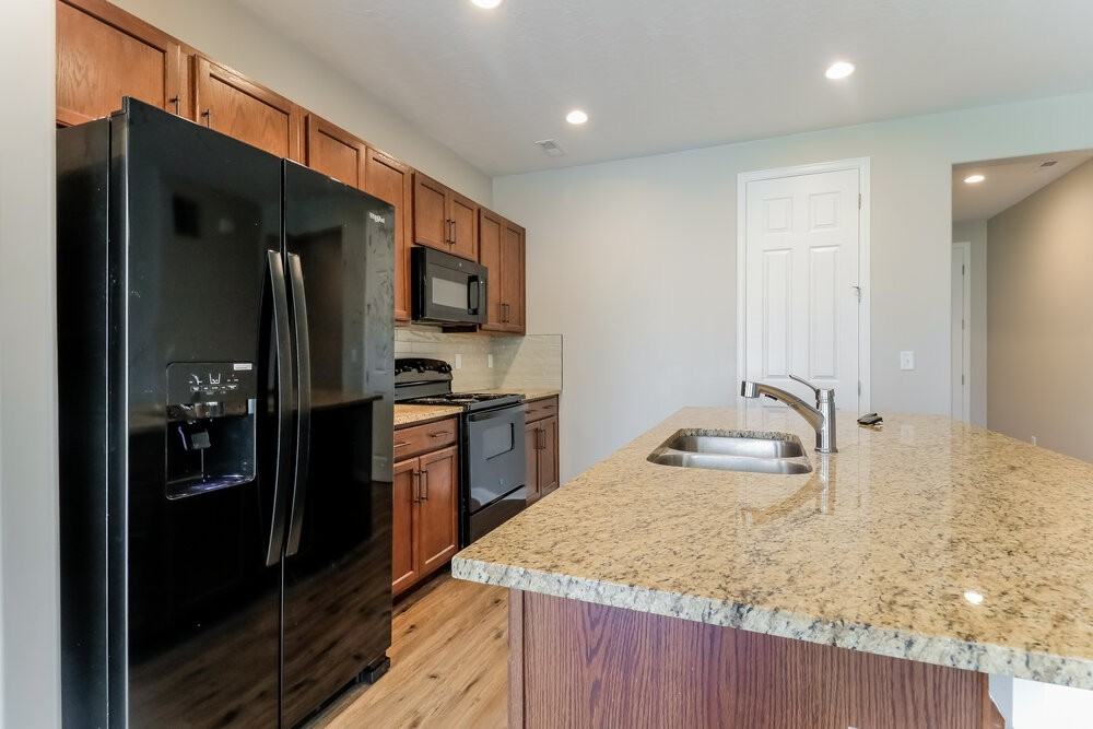 245 Nw - Photo 7 of 17