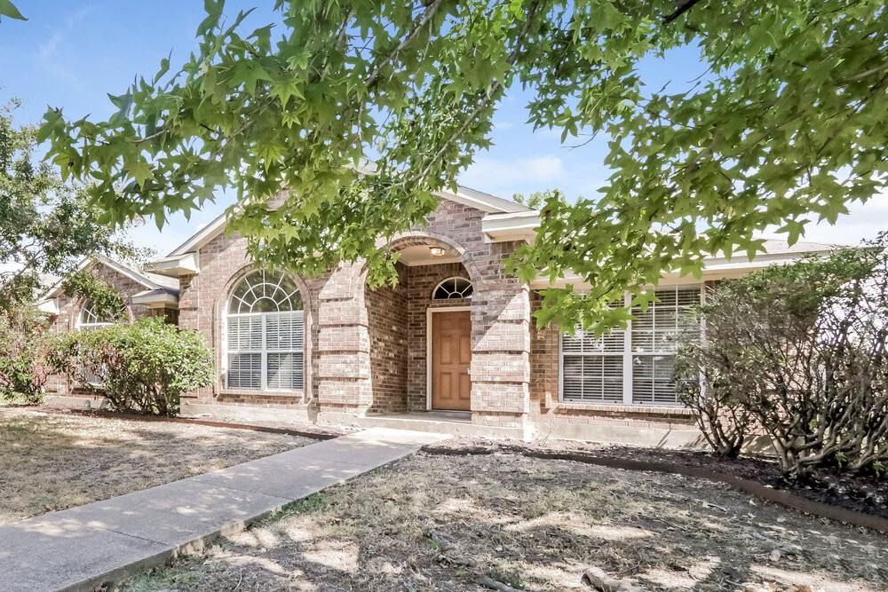 424 Kylie Ln - Photo 3 of 16