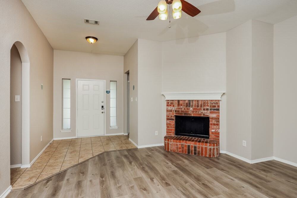 220 Mckamy Blvd - Photo 5 of 16