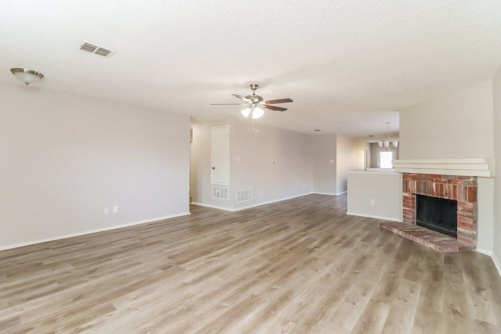 8728 Stonebriar Ln - Photo 4 of 16