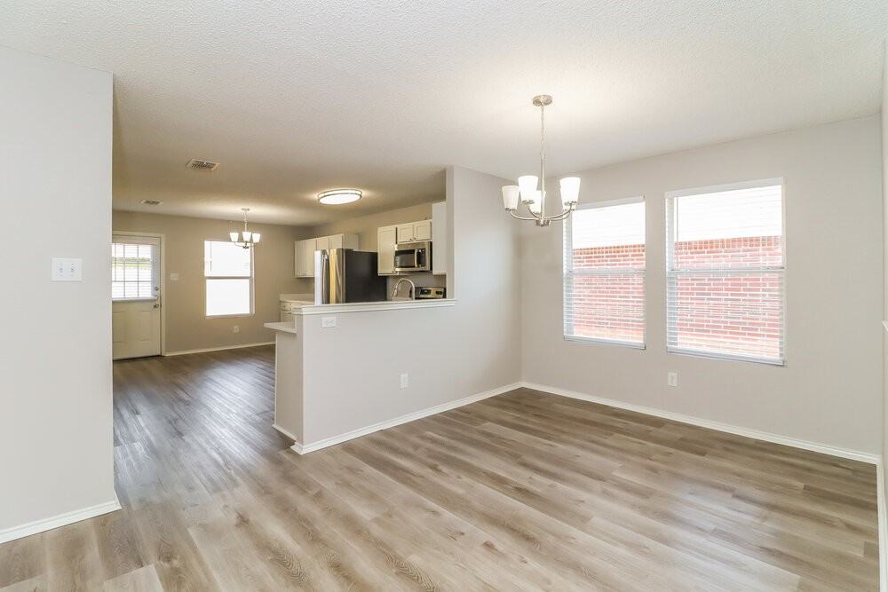 8728 Stonebriar Ln - Photo 6 of 16