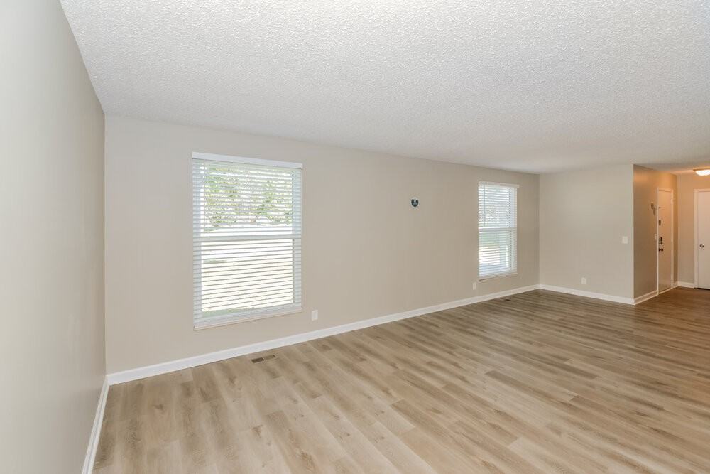 451 Belinda Pkwy - Photo 3 of 16
