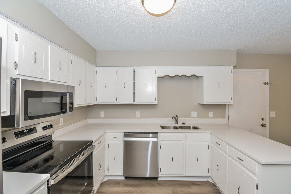 451 Belinda Pkwy - Photo 6 of 16