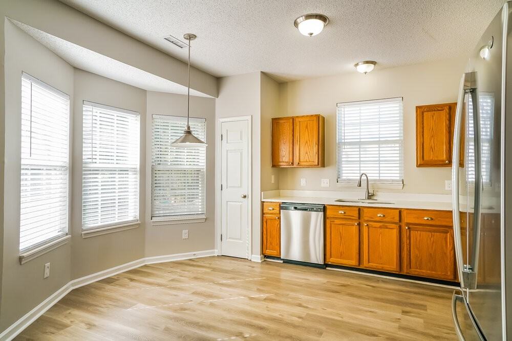5424 Botany Bay Dr - Photo 6 of 17