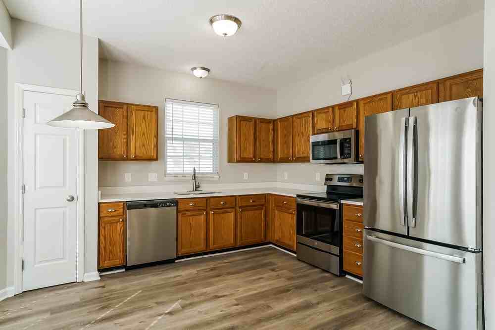 5424 Botany Bay Dr - Photo 7 of 17