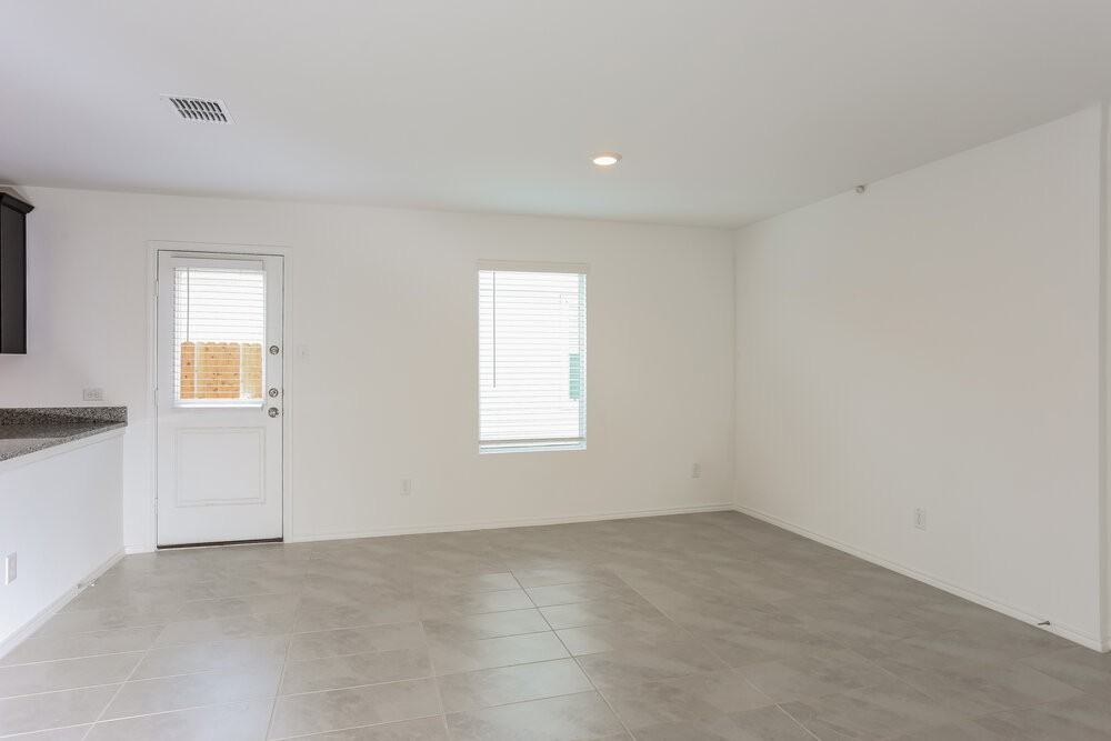 5947 Wedgemere Dr - Photo 6 of 16