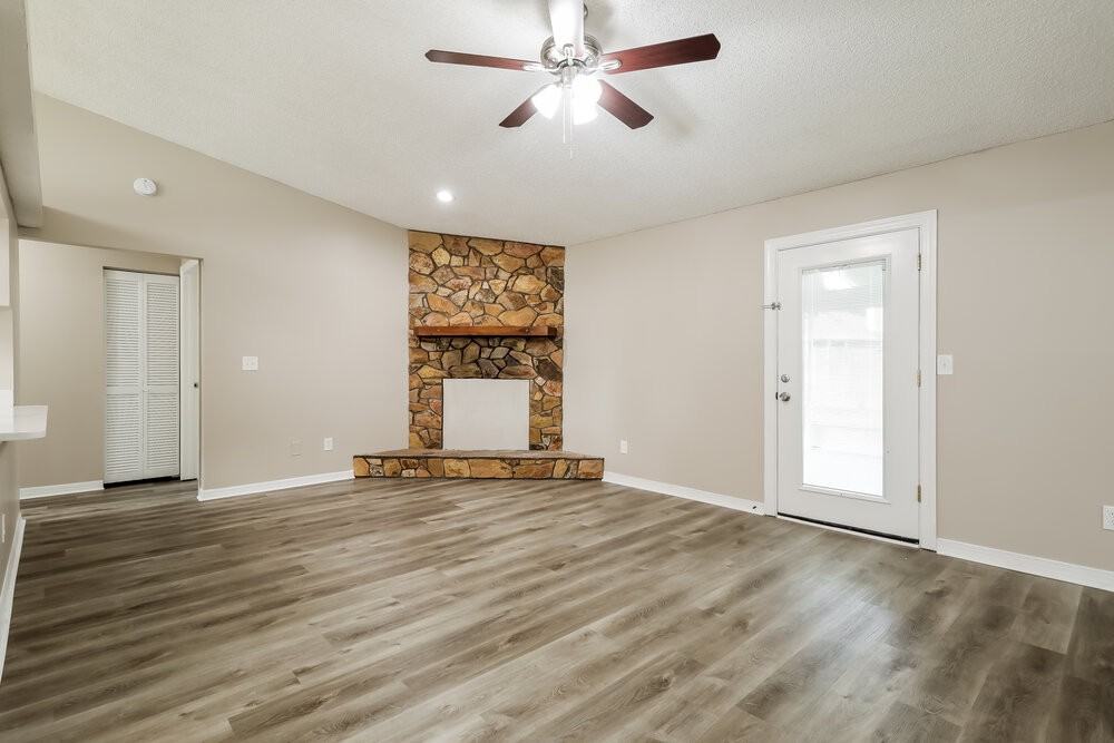 2940 Jessicas Ct - Photo 4 of 16
