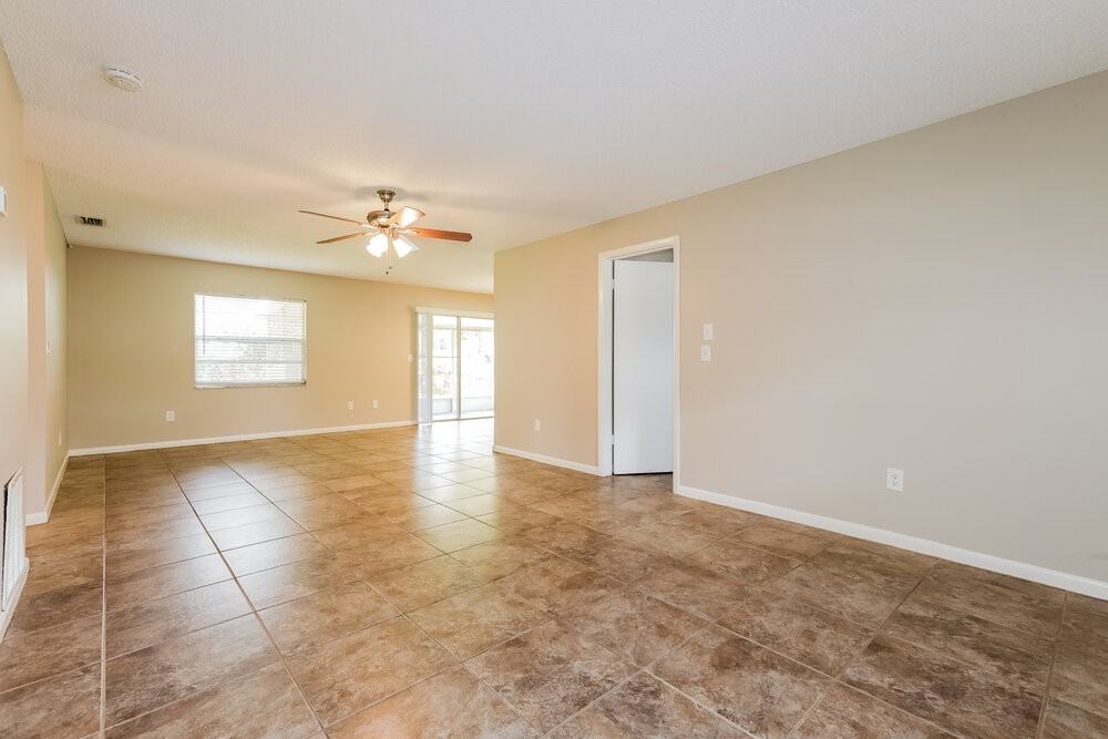 2927 Northbrook Ln - Photo 3 of 16