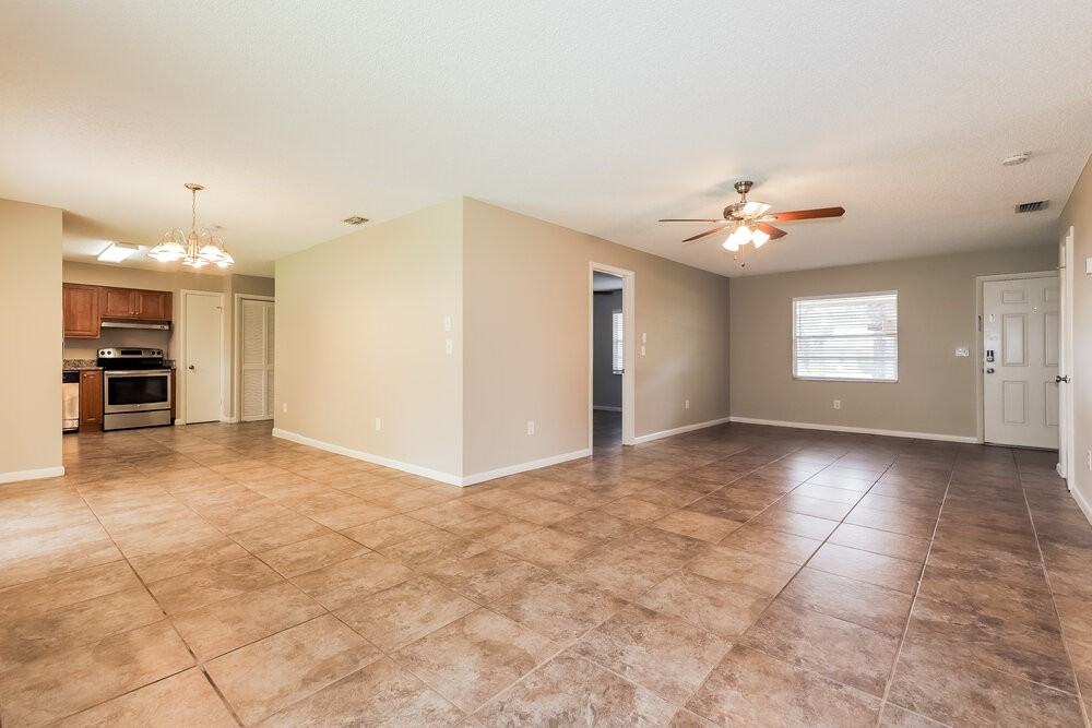 2927 Northbrook Ln - Photo 4 of 16