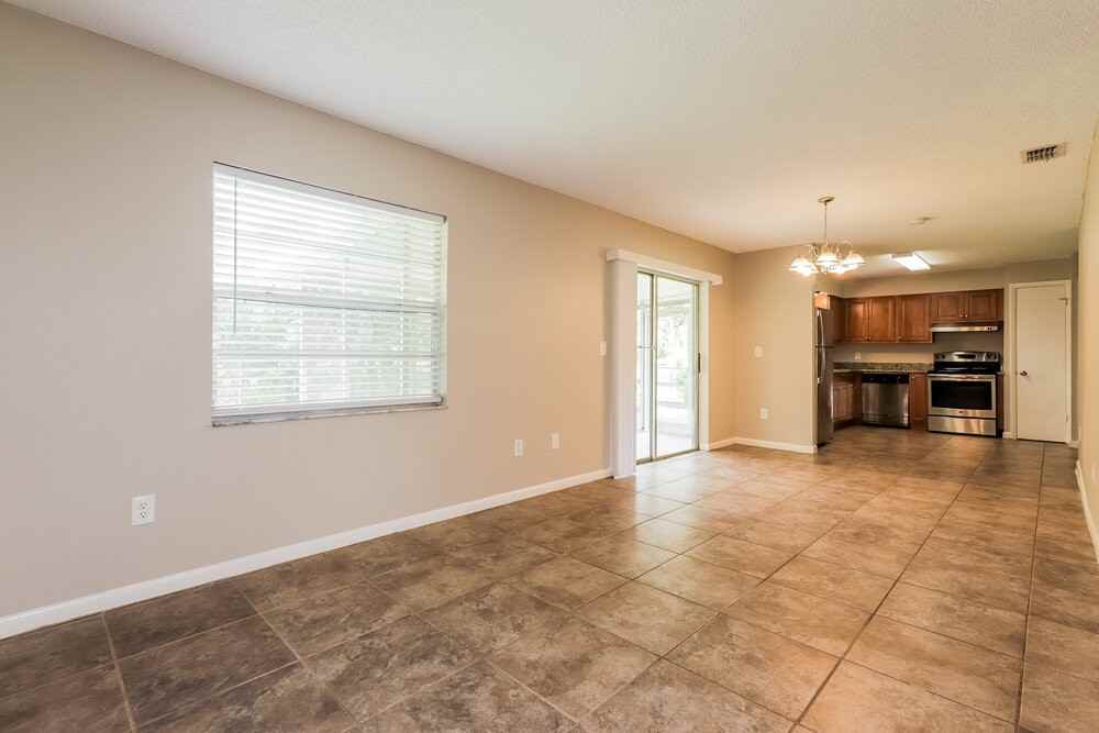 2927 Northbrook Ln - Photo 5 of 16