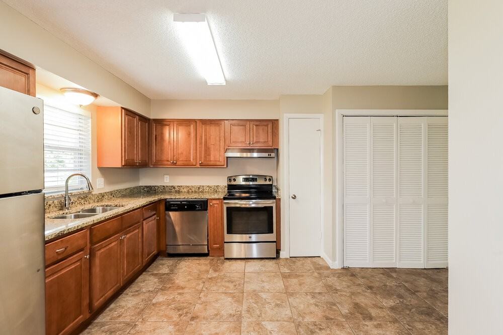 2927 Northbrook Ln - Photo 6 of 16