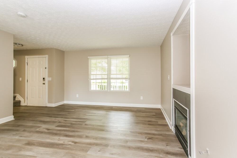 5303 Paul Revere Rd - Photo 4 of 16
