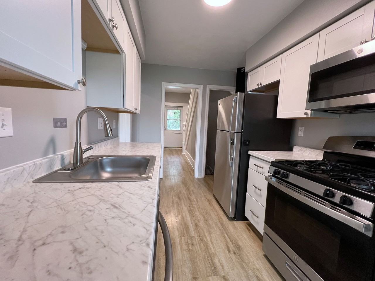 530 Russellwood Ave - Photo 2 of 21