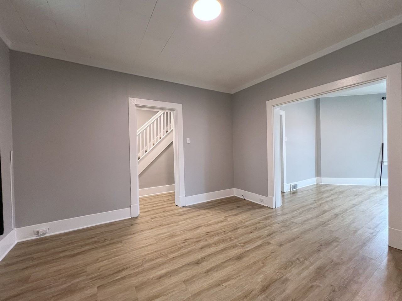 530 Russellwood Ave - Photo 4 of 21