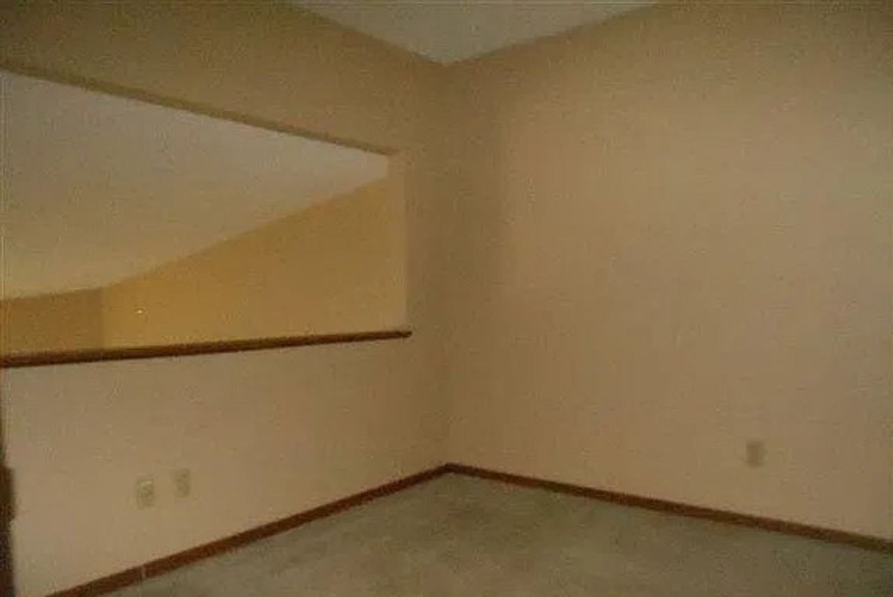 18353 Creeks Bend Dr - Photo 3 of 7