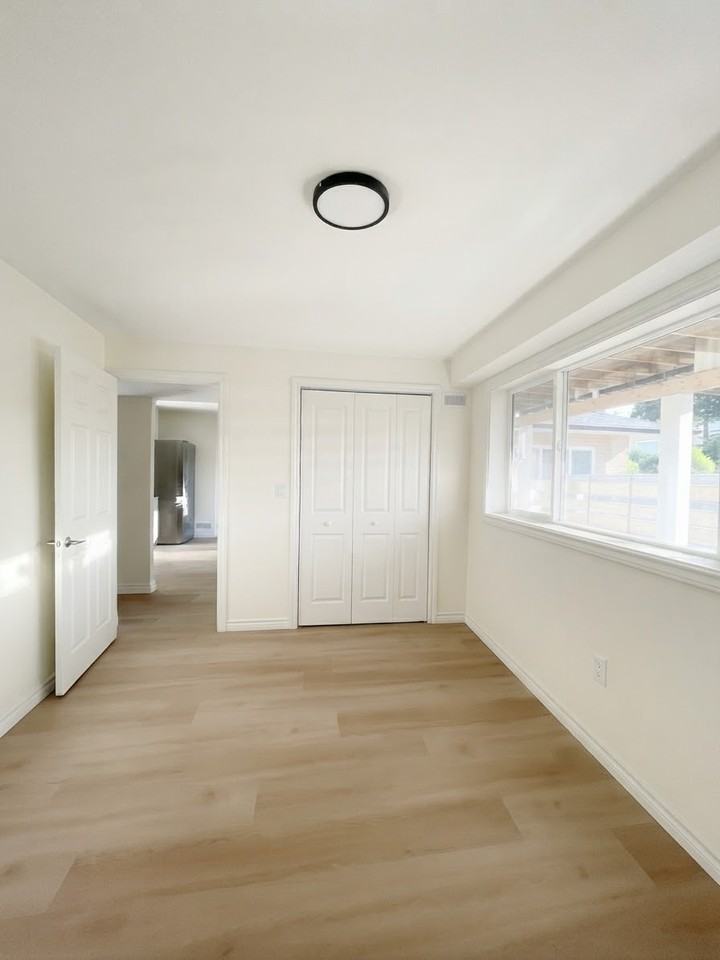 Bathurst St & Davis Dr W - Photo 2 of 12