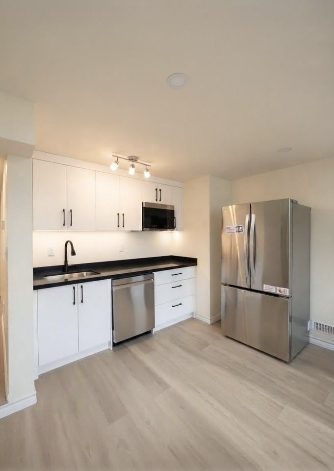 Bathurst St & Davis Dr W - Photo 4 of 12