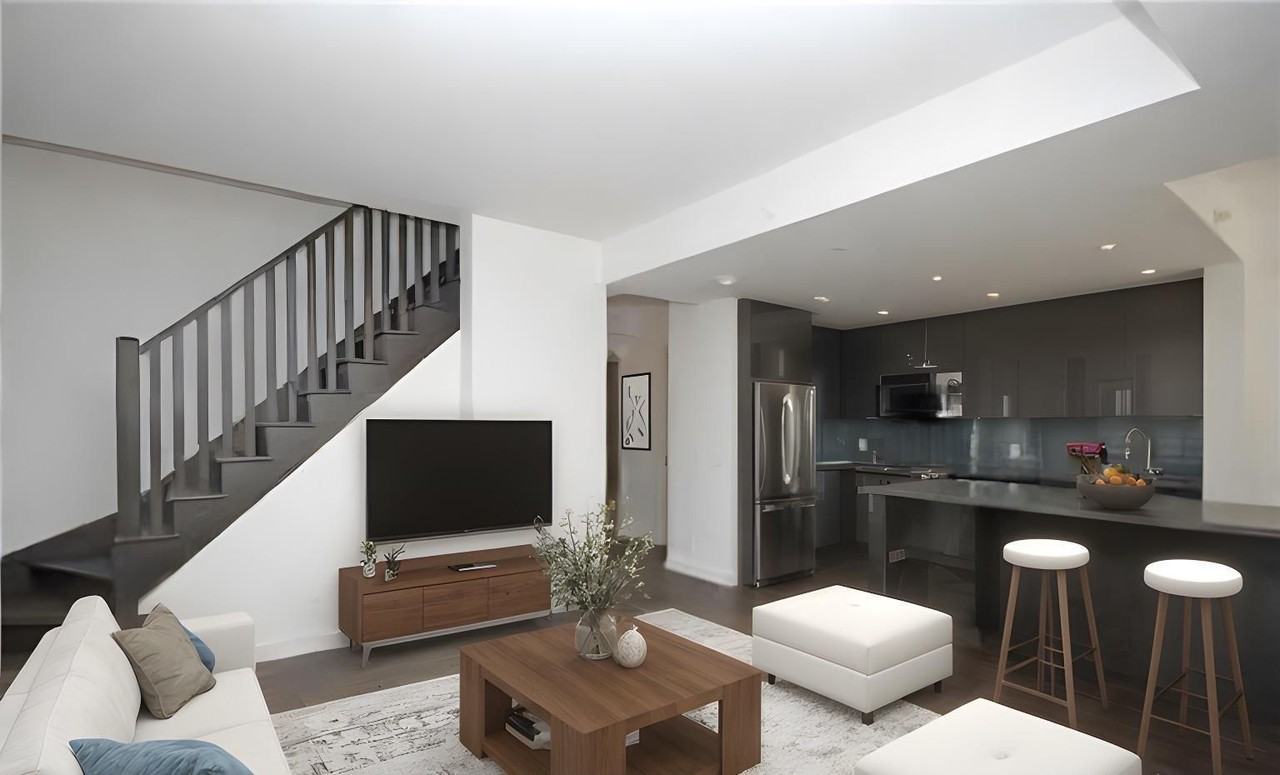 2212 Lake Shore Boulevard West #T.H - Photo 4 of 14