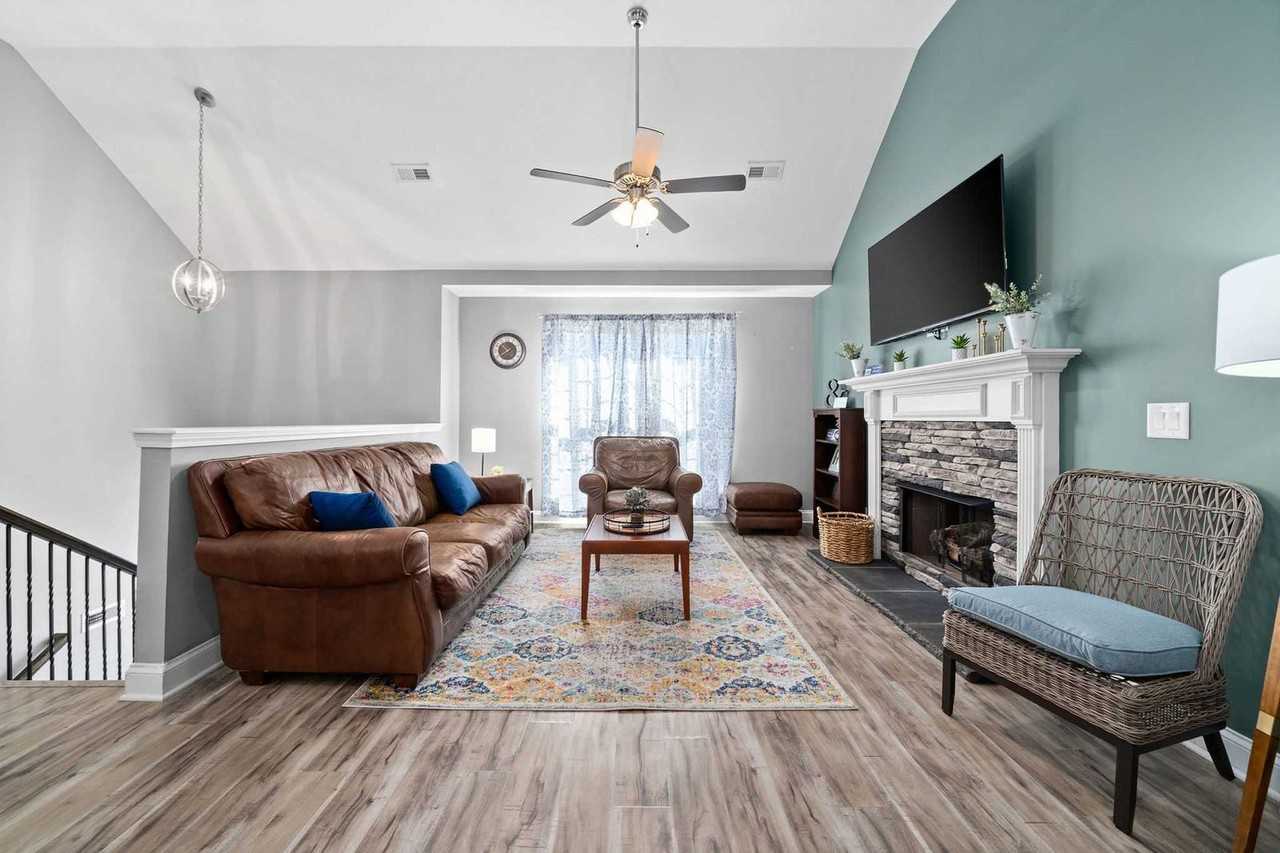 2940 Lancelot Ln #1523804P - Photo 3 of 38