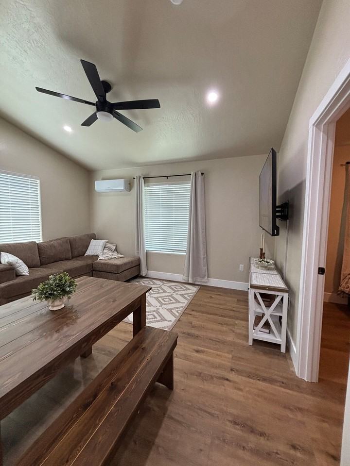 5931 E Dayton Ave #1603682P - Photo 5 of 29