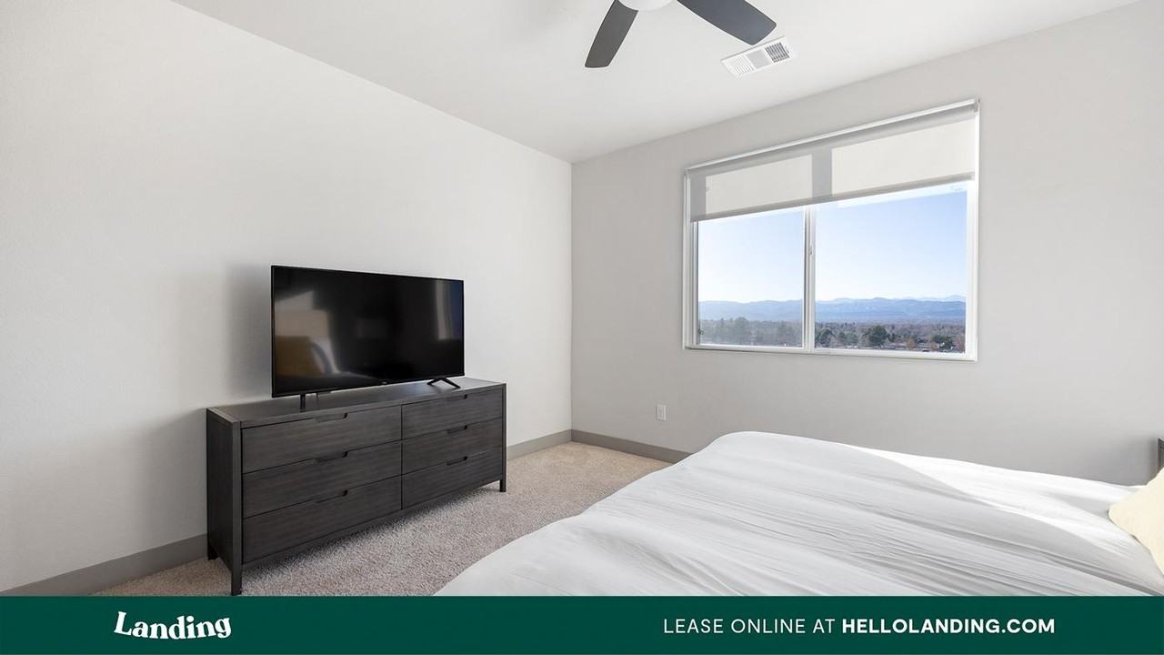 300 E Fremont Pl - Photo 4 of 50