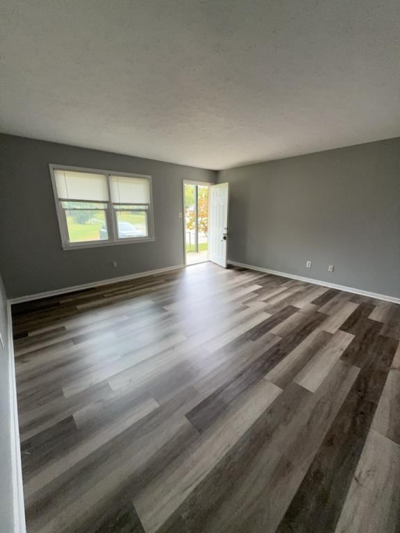 515 S Breckinridge St - Photo 3 of 12