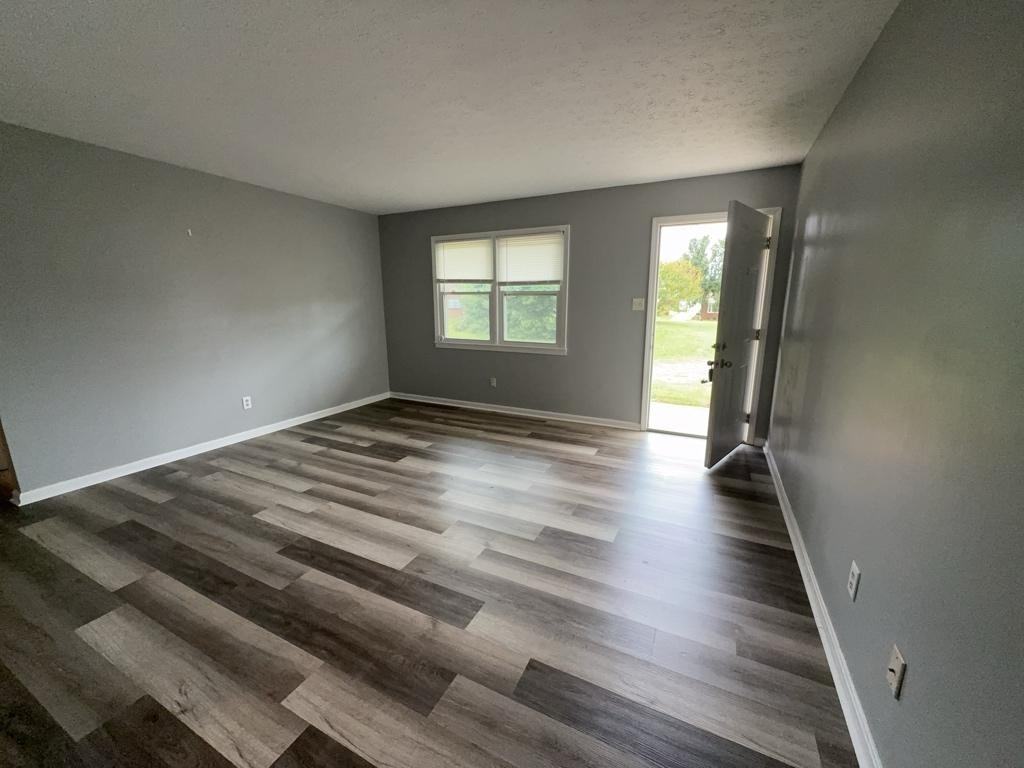 515 S Breckinridge St - Photo 4 of 12