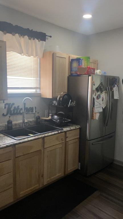 431 Bingham St - Photo 4 of 10