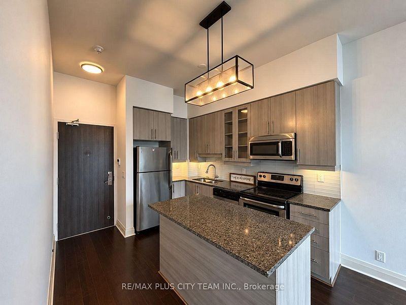 1185 The Queensway #1211 - Photo 2 of 5