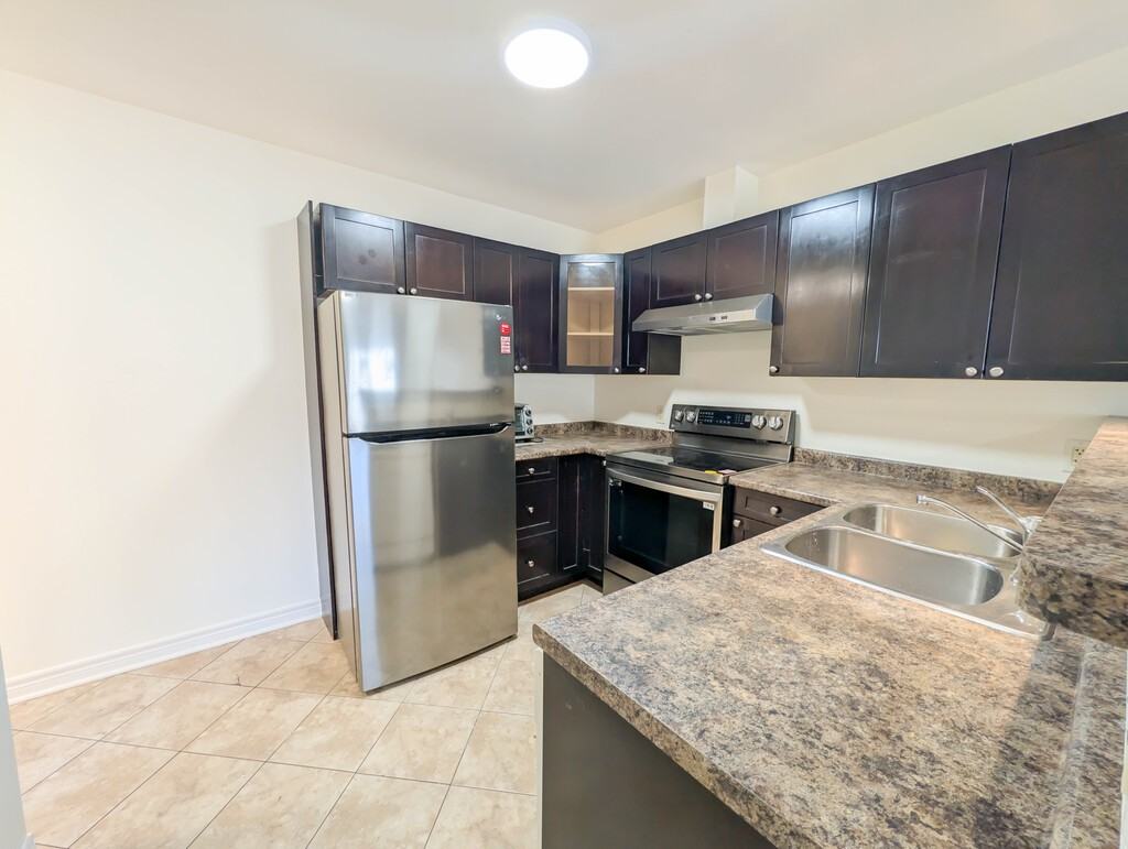 208 Ontario St - Photo 5 of 29