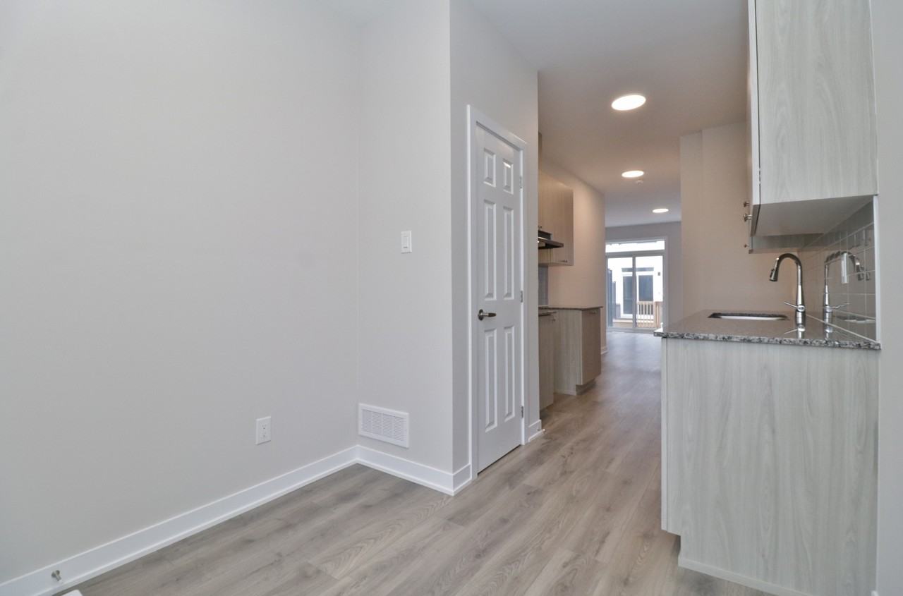 806 Utopie Private - Photo 3 of 19