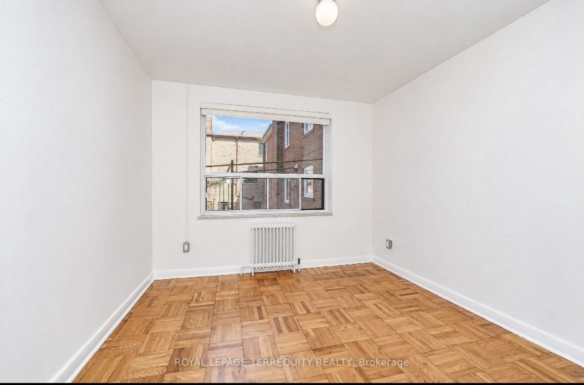554 Harvie Ave - Photo 5 of 7