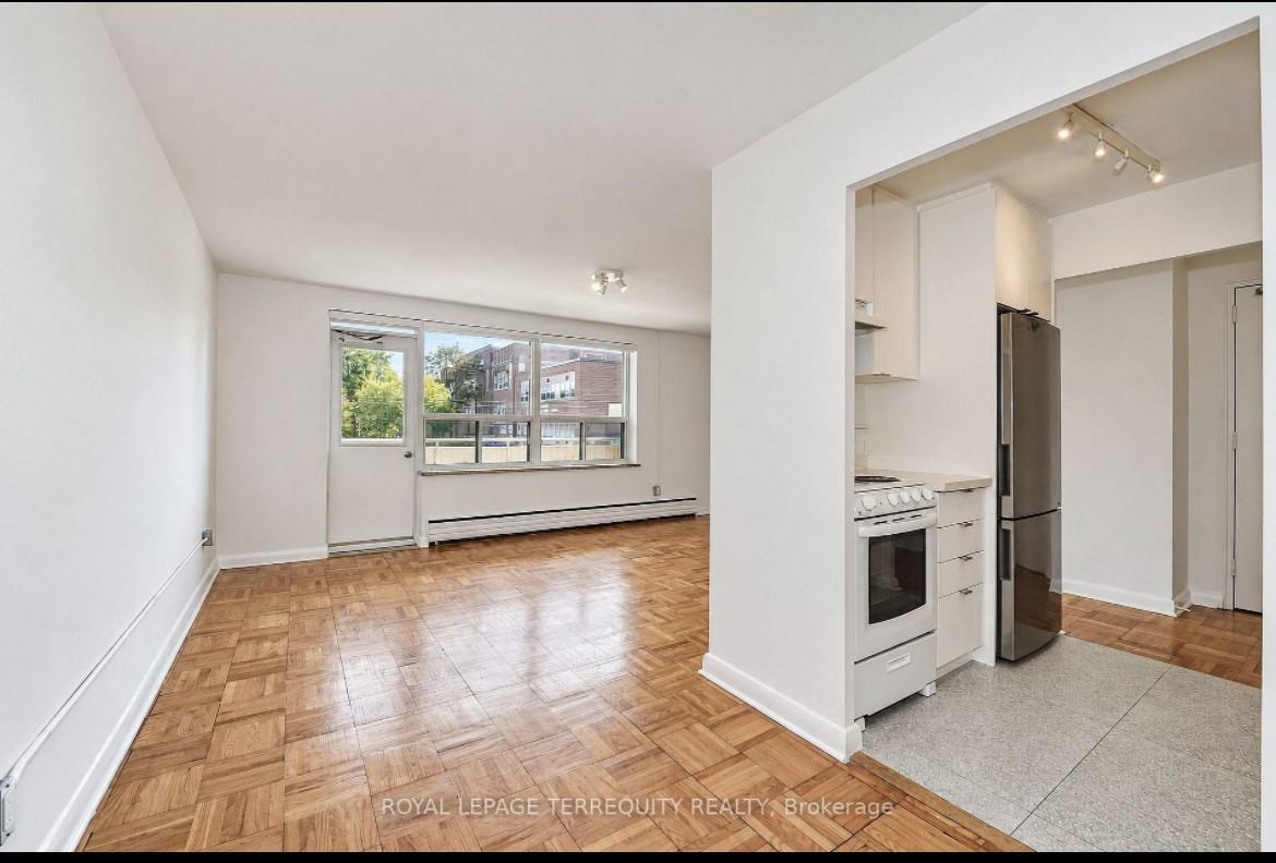 554 Harvie Ave - Photo 6 of 7