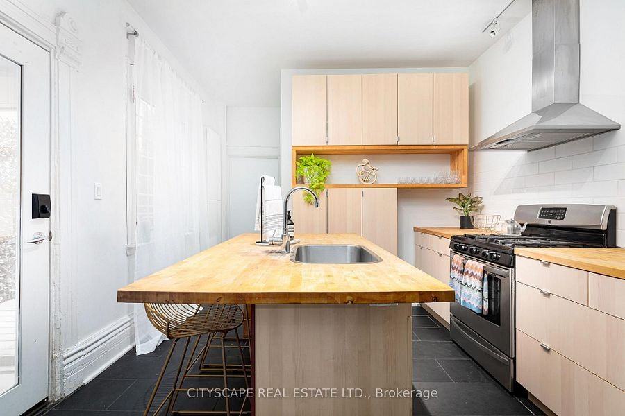 752 Richmond Street West #Main - Photo 3 of 17