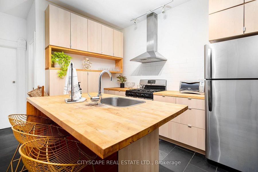 752 Richmond Street West #Main - Photo 4 of 17