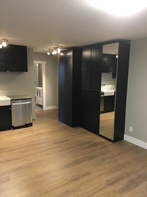 3295 Sunnyside Road - Photo 2 of 7