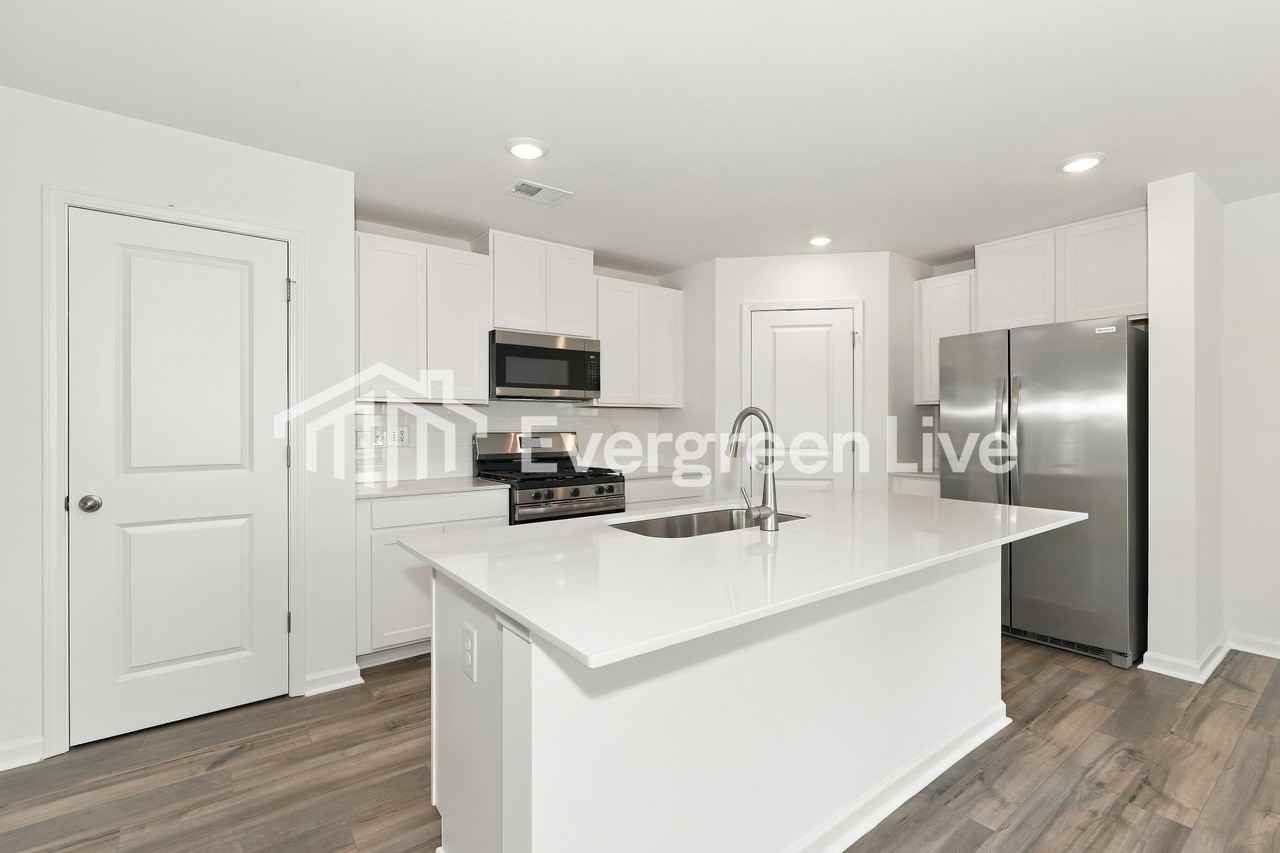 207 Chimney Stack Rd - Photo 5 of 16
