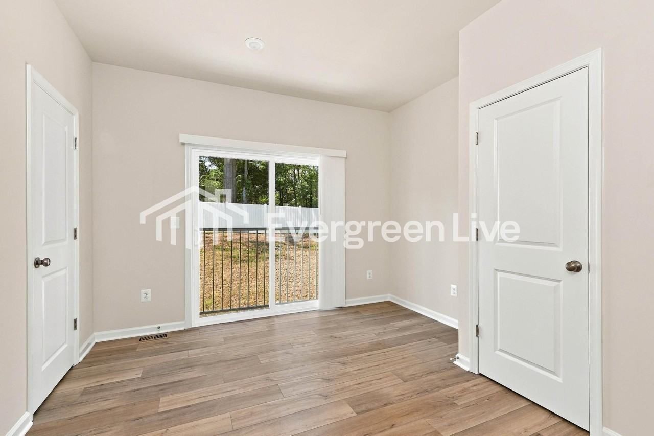 6043 Blue Iris Rd - Photo 4 of 15