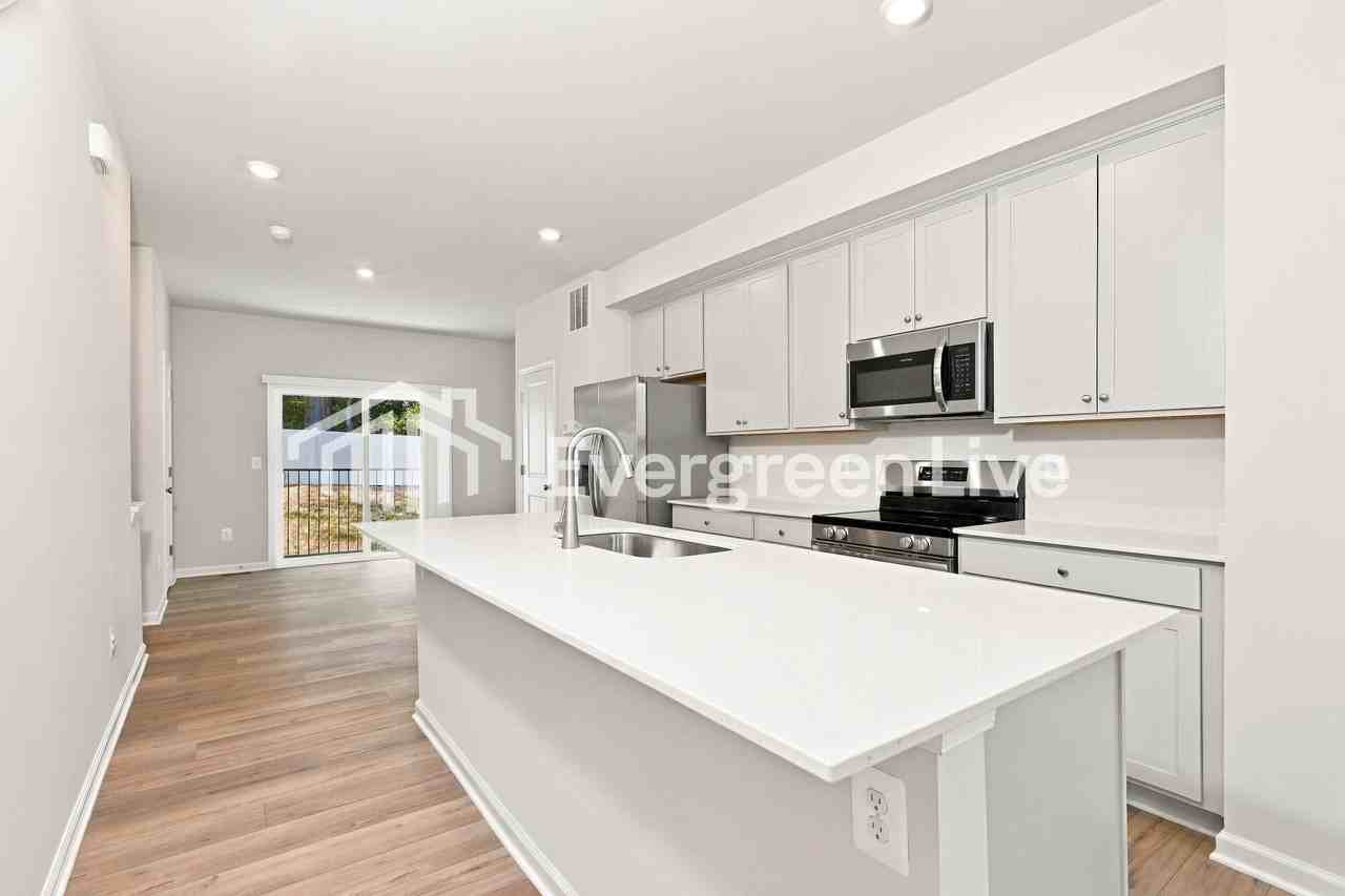 6043 Blue Iris Rd - Photo 6 of 15