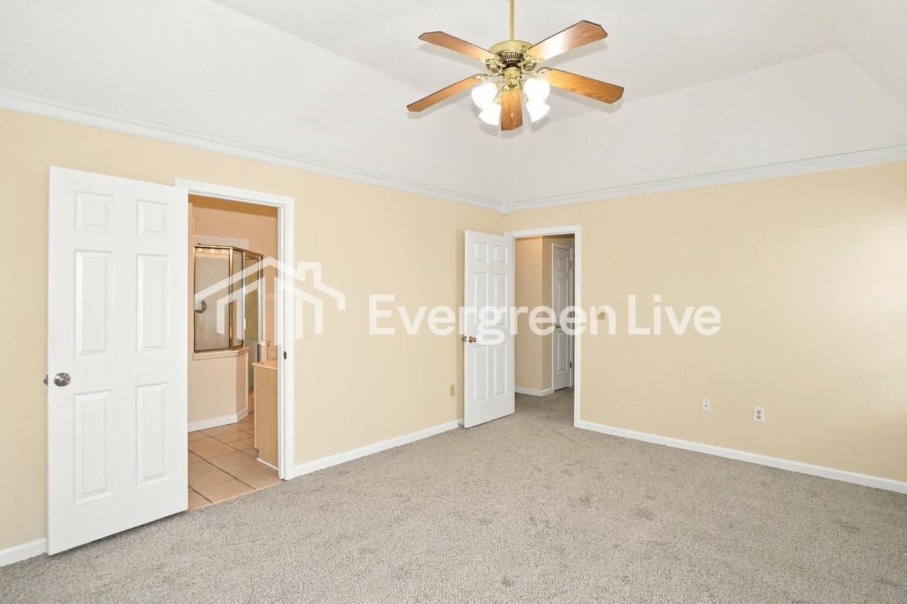 5009 Flanders Ave - Photo 7 of 15