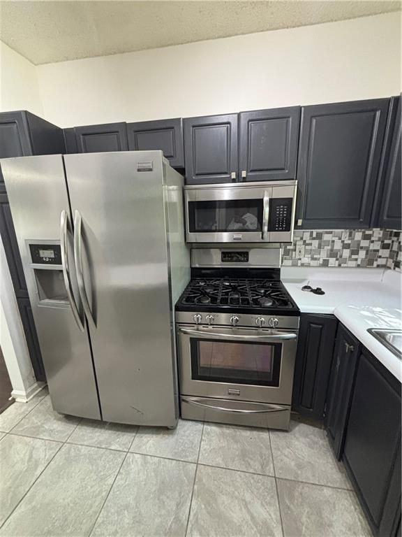 584 Windsor St Sw - Photo 3 of 15