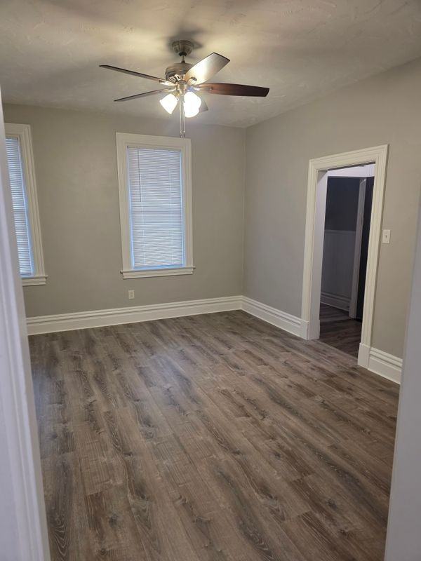 413 Stanton Ave - Photo 5 of 29