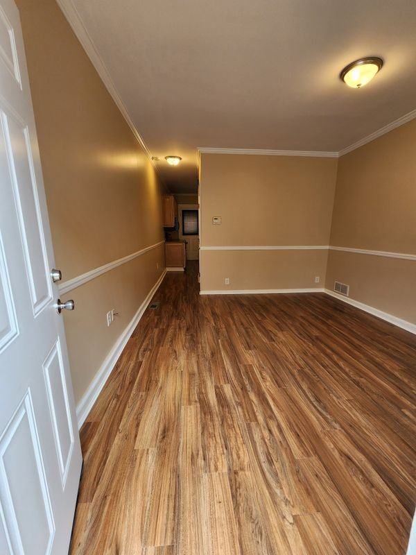 133 Howard St - Photo 2 of 12