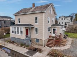 featured image of 32 Houston Ave ##3