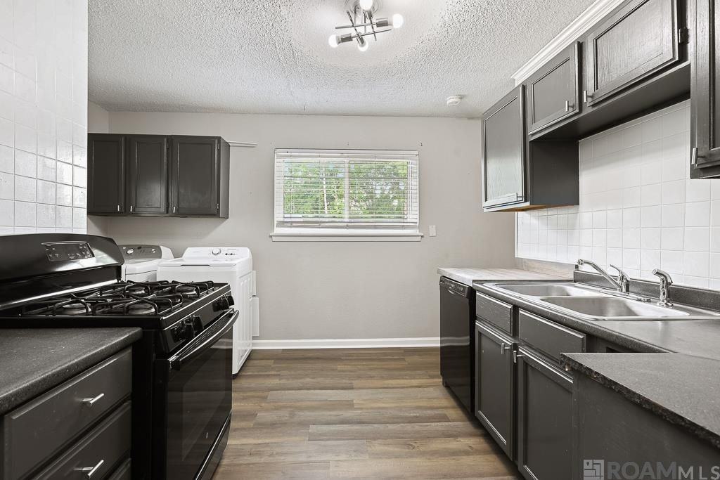 13500 Burnt Pecan St - Photo 5 of 11