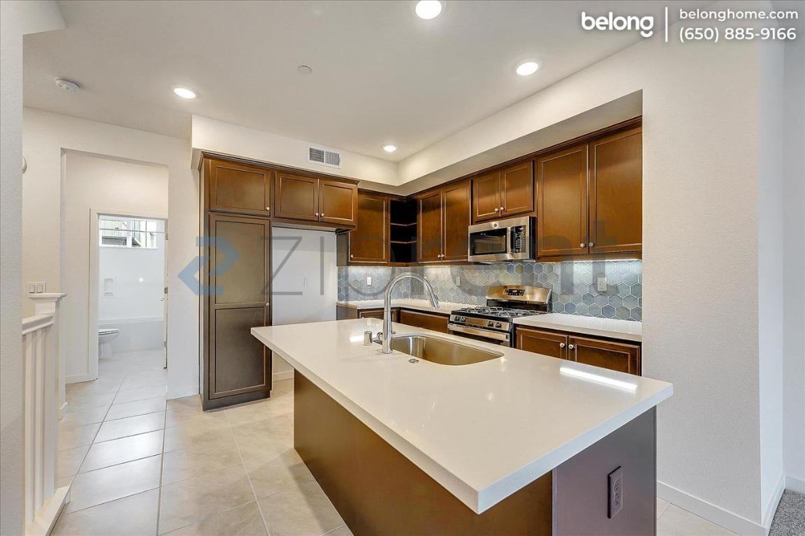 1716 Wood St - Photo 4 of 32