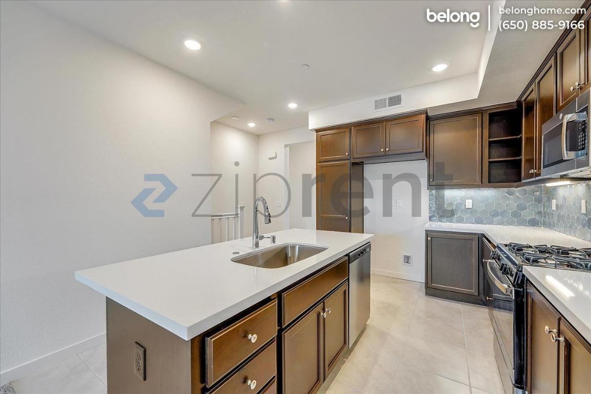 1716 Wood St - Photo 5 of 32